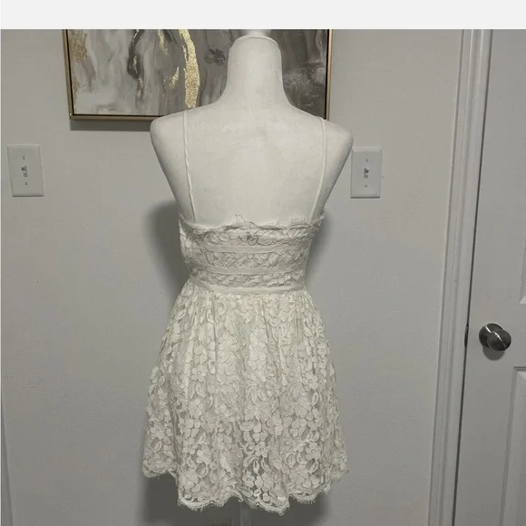 NBD Give It Up Lace Dress Size Small - Picture 4 of 9